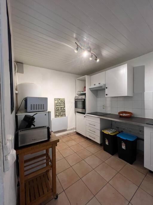 La Boheme 2 Apartment Bayeux Bagian luar foto